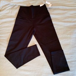 NWT Aerie Black 7/8 Move Leggings